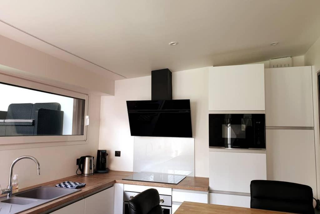 Le Saint Symphorien, Parking Gratuit Privee Apartment Vannes Exterior photo